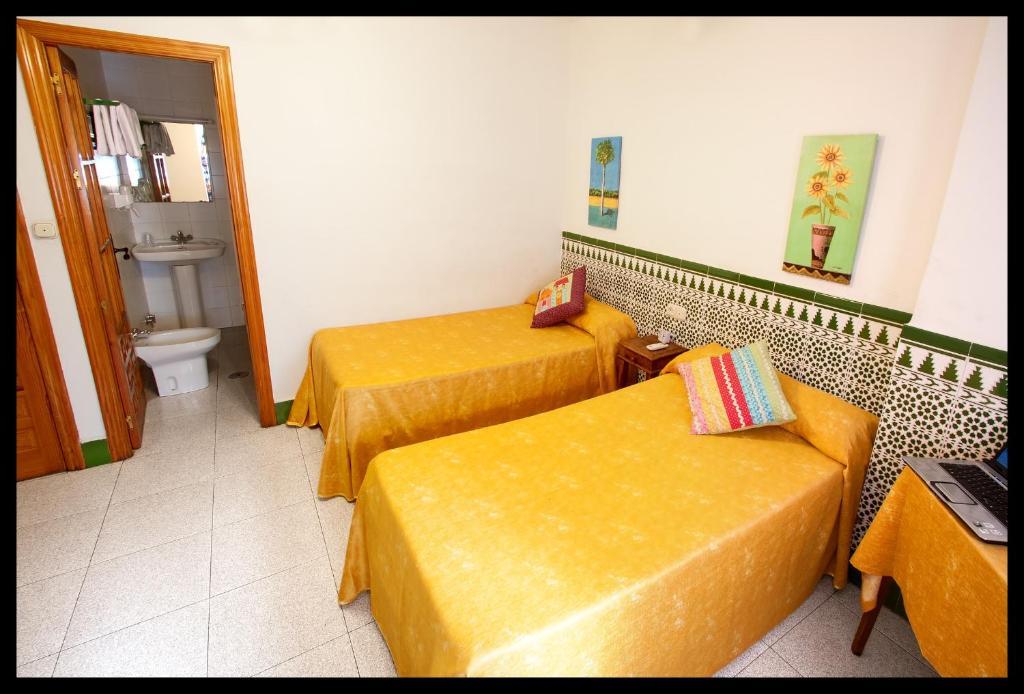 Hostal Estacion Almeria Room photo