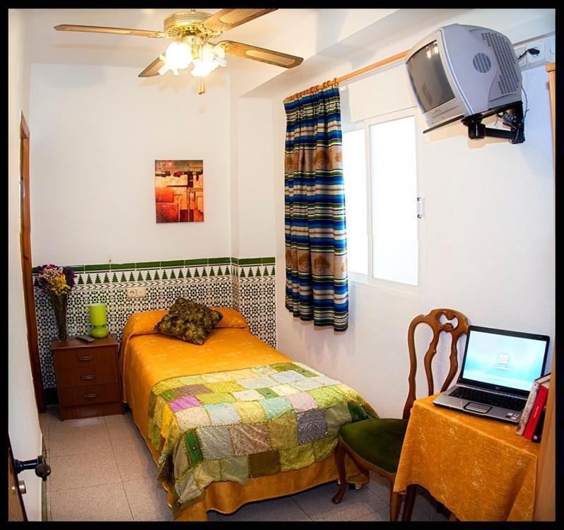 Hostal Estacion Almeria Exterior photo